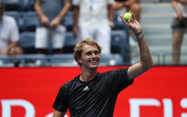 中超俱乐部欠薪问题严峻，准入审核难度大，职业化进程仍不完善。