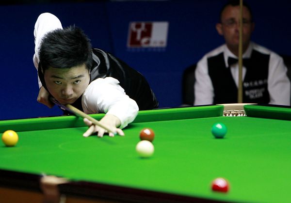 文胖：湖人被收购后，巴斯家族的每个子女都获得了9亿多美元