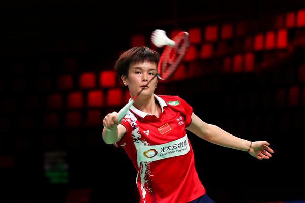 皇马一战3红6黄！金哨详解争议判罚：2红没问题，输球别怪裁判