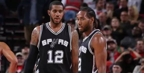 半场战报：巴西2-0塞内加尔，埃斯特旺、卡塞米罗建功